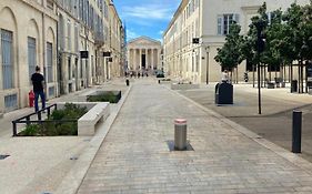 Appartement Au Centre Historique De Nimes